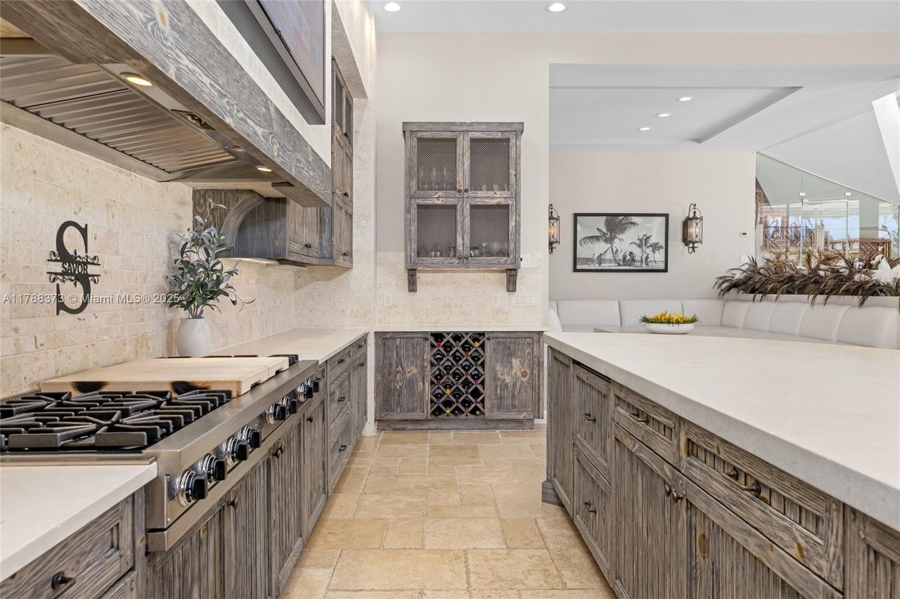 600 Isle Of Palms Dr