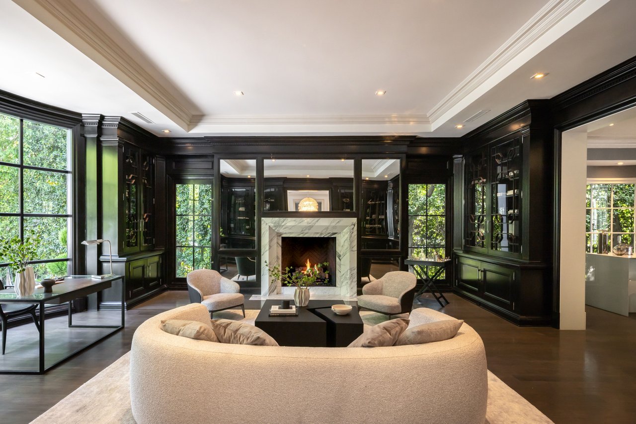 917 N Crescent Dr, Beverly Hills