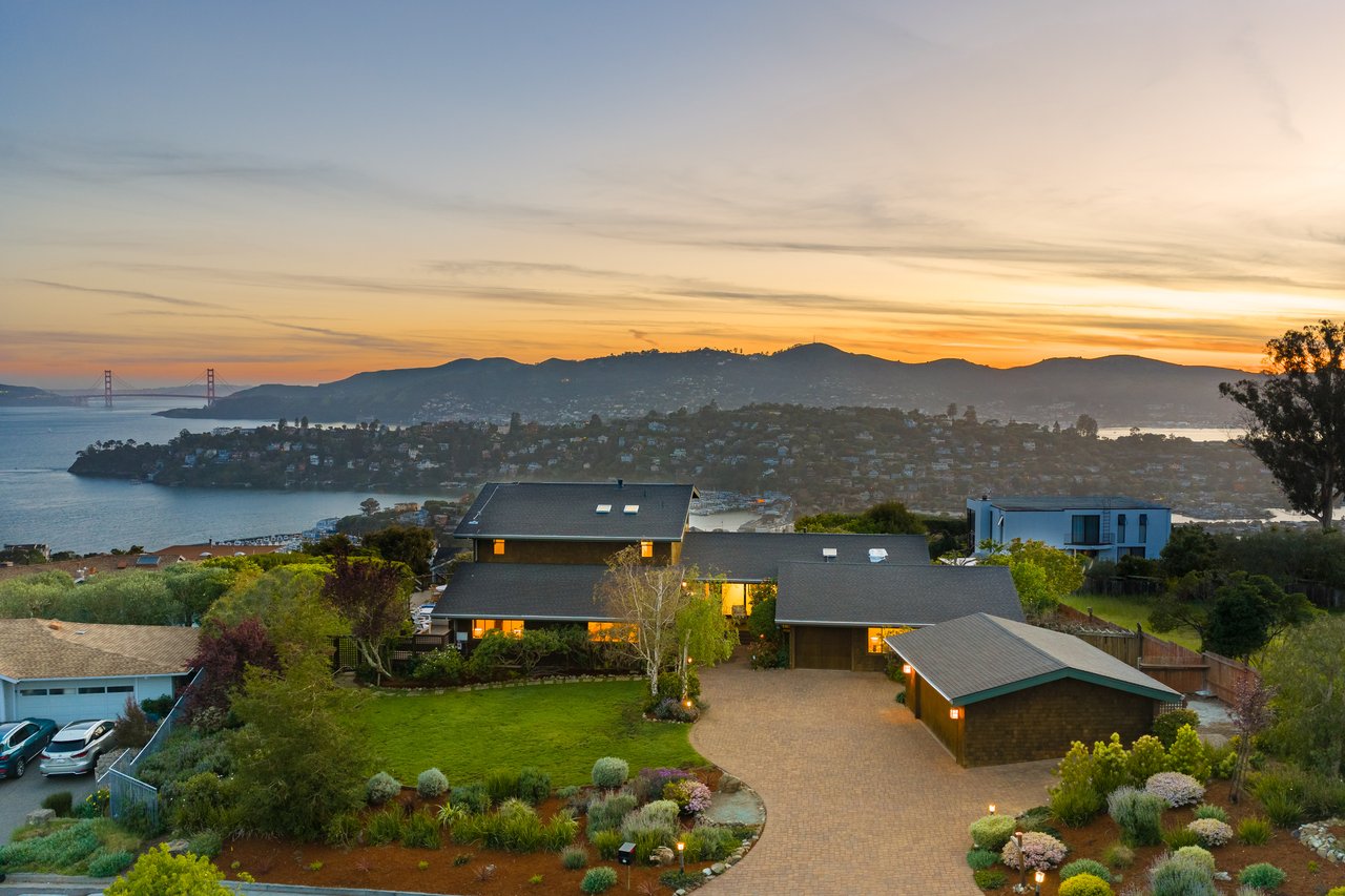 Sweeping Views of San Francisco and the Golden Gate Bridge