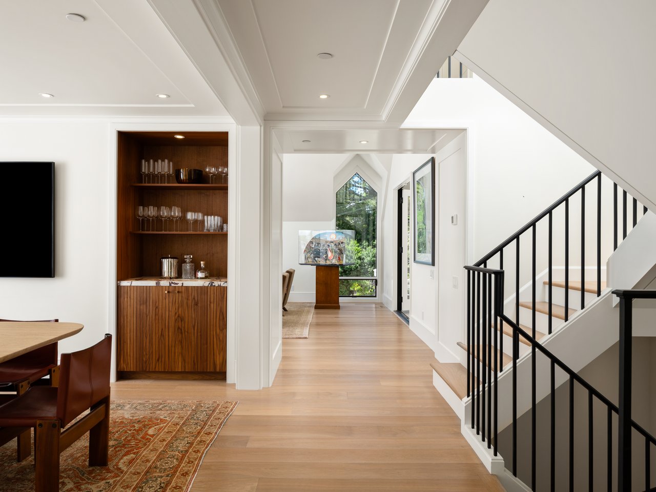 The Extraordinary Round Hill Estate