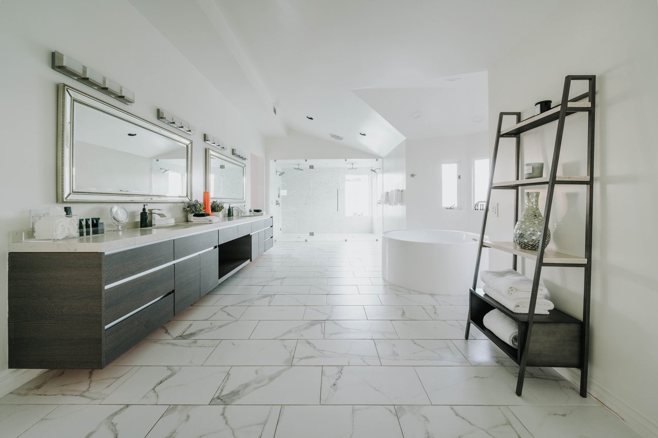 11037 Anzio Rd