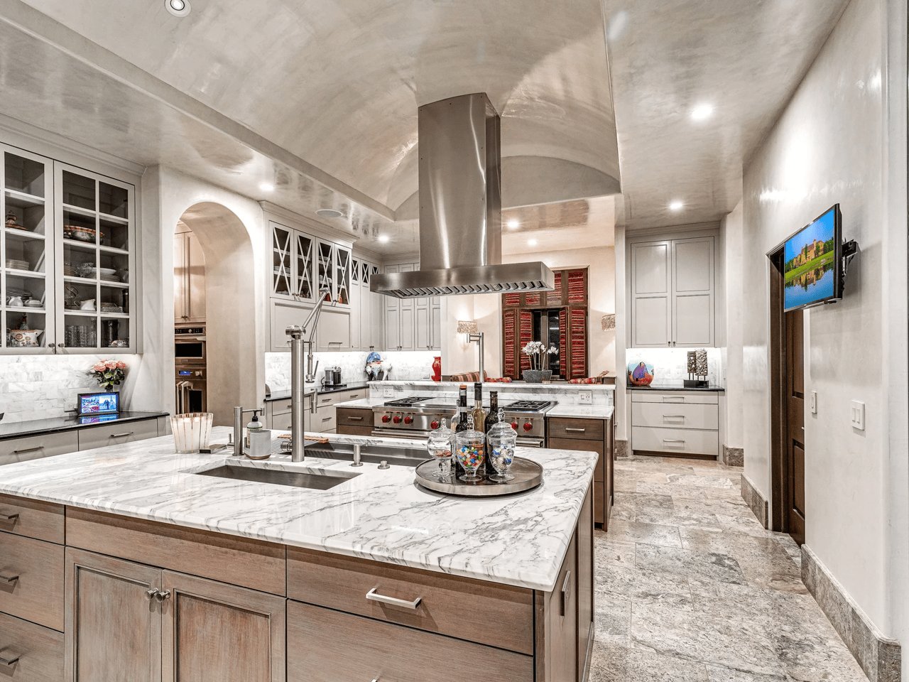 Exquisite Private Estate Overlooking Gaillardia Golf Course in Oklahoma City - Wyatt Poindexter - The Agency