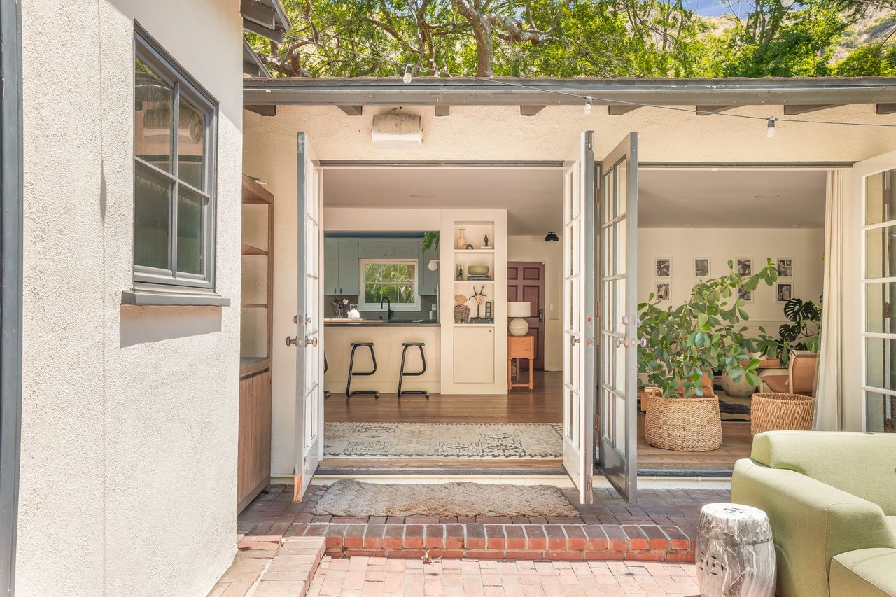 2015 Nichols Canyon Rd