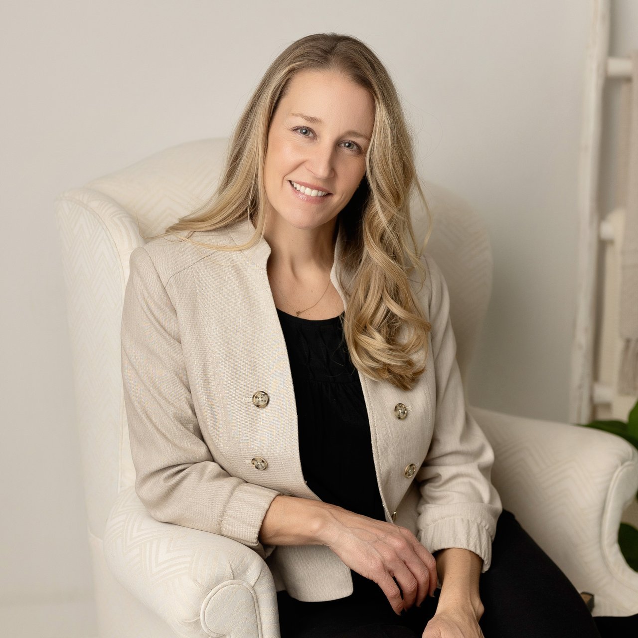 Monica Viall Aspen, CO Real Estate Agent Headshot