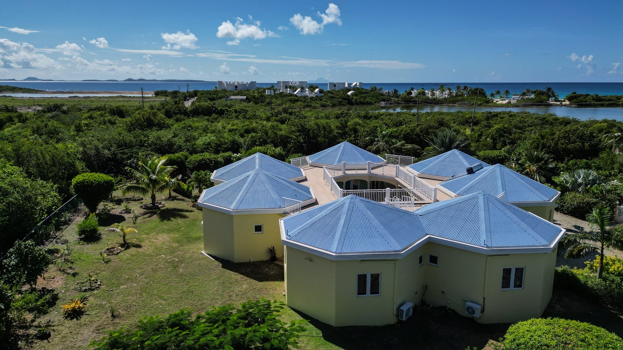 Octagon Villa West End