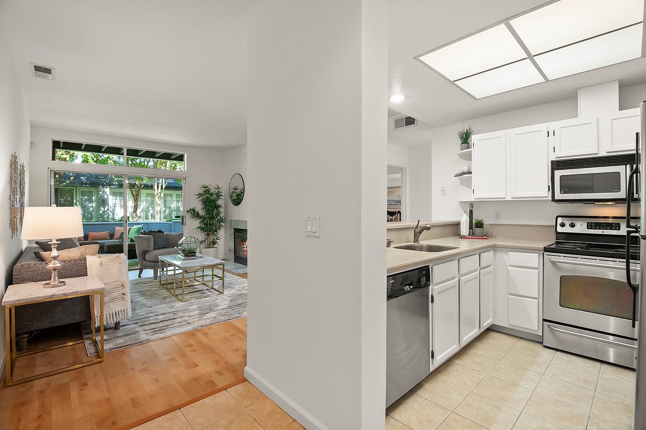 1648 Parkview Green CIR