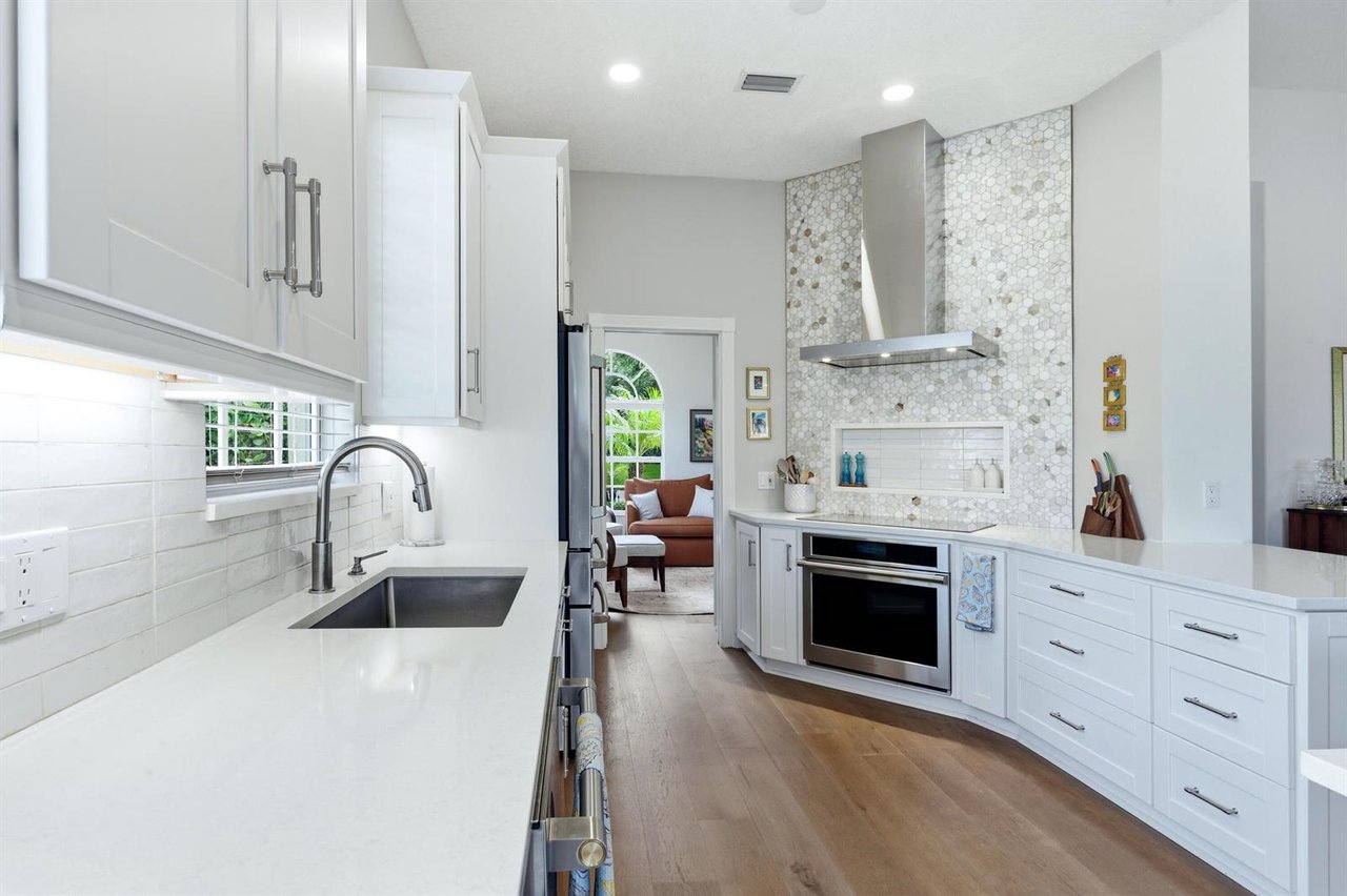 1321 Saint Lawrence Dr