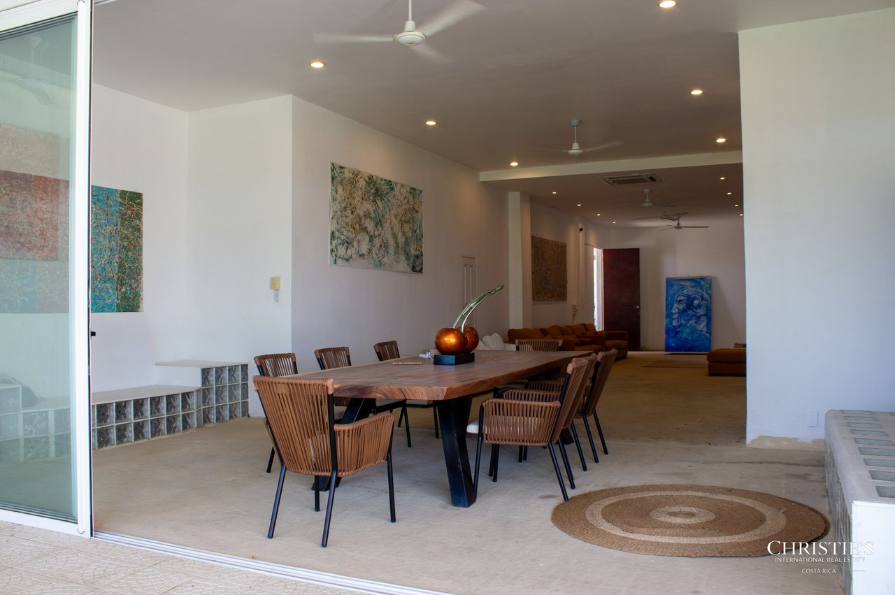 La Mansión Surfside & Beach Club