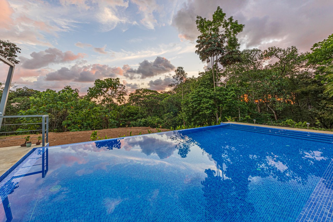 1.5 Acres of Lush Jungle and Elegance – Modern 3-Bedroom Villa in the Hills of Uvita