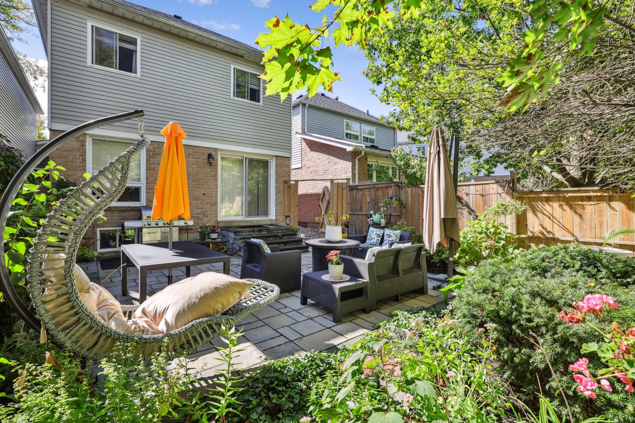 Updated Link Home on Ravine Lot
