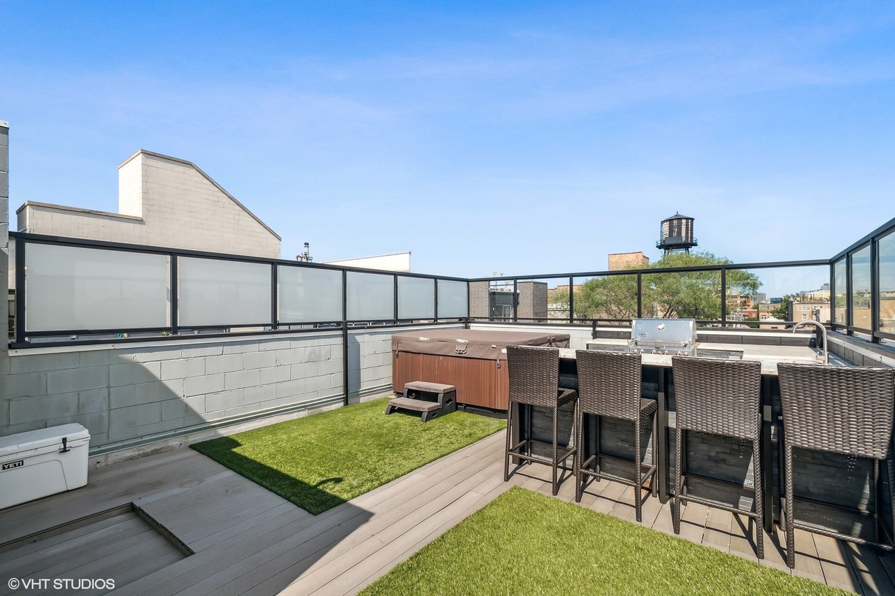 1547 N Wood St Unit 2