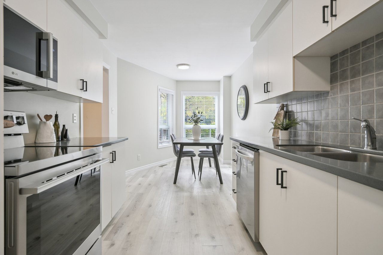 Updated Link Home on Ravine Lot