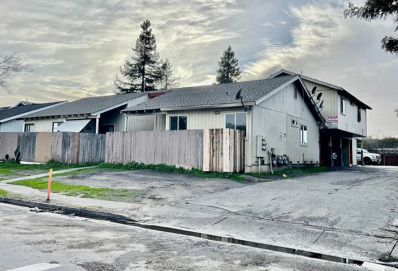 2557 Kenton Ct