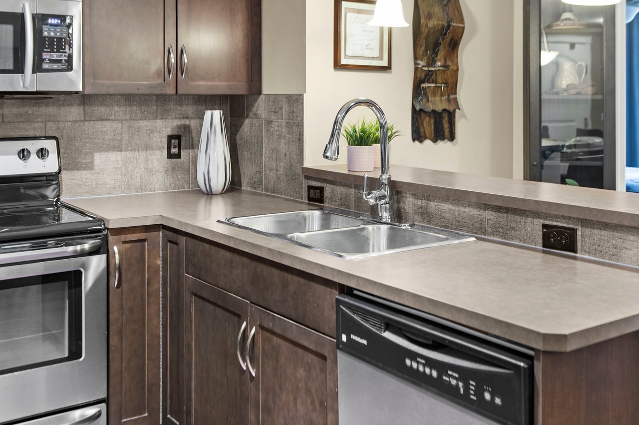 10 Country Village Park NE Unit: 3314