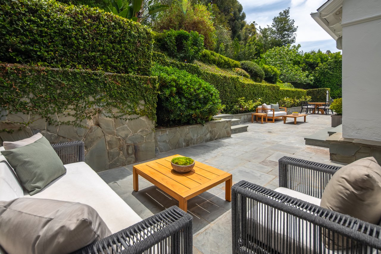 1134 San Ysidro Dr, Beverly Hills 