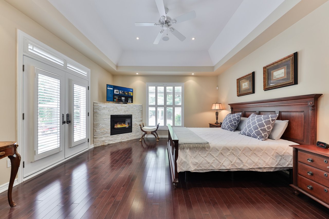 3105 Lakeshore Road, Burlington