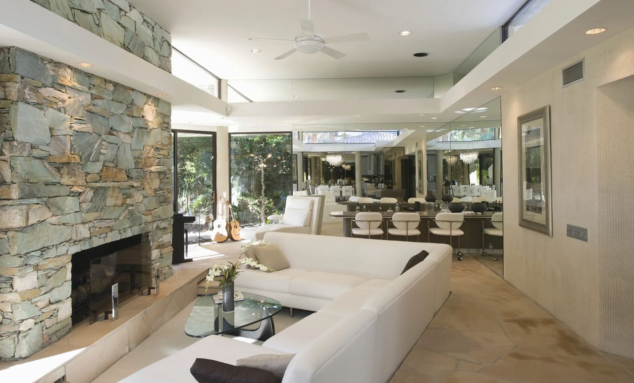 What Things Stay in the House and What Should Go With You After A Home Sale?