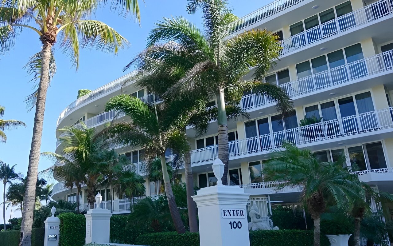 One Royal Palm Way