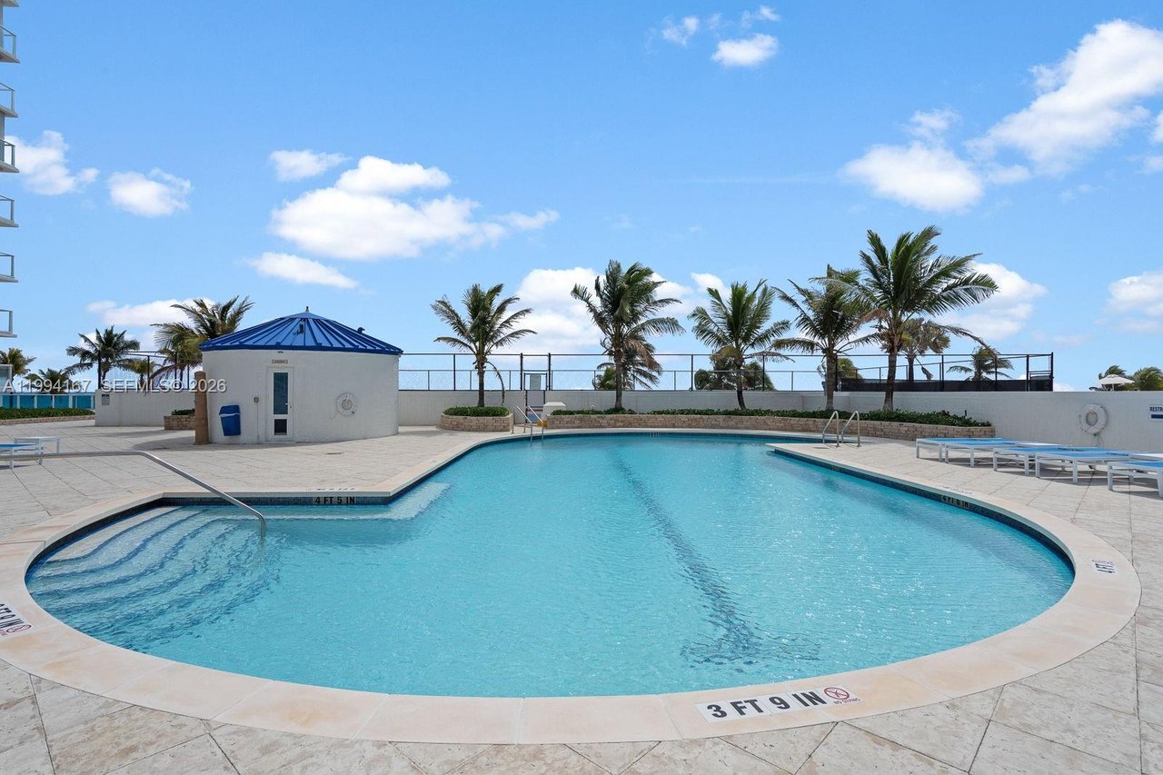 1360-s-ocean-blvd-pompano-beach-condo-for-sale-pool