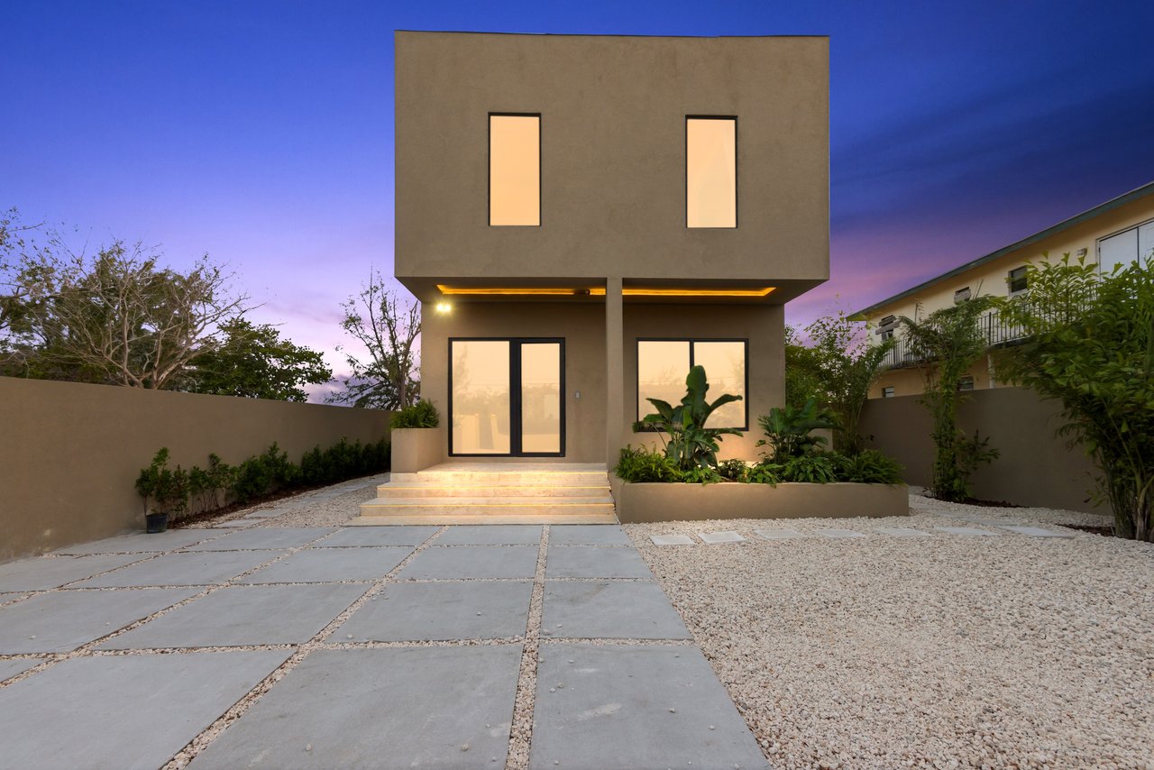 Villa Sol, Adelaide Beach