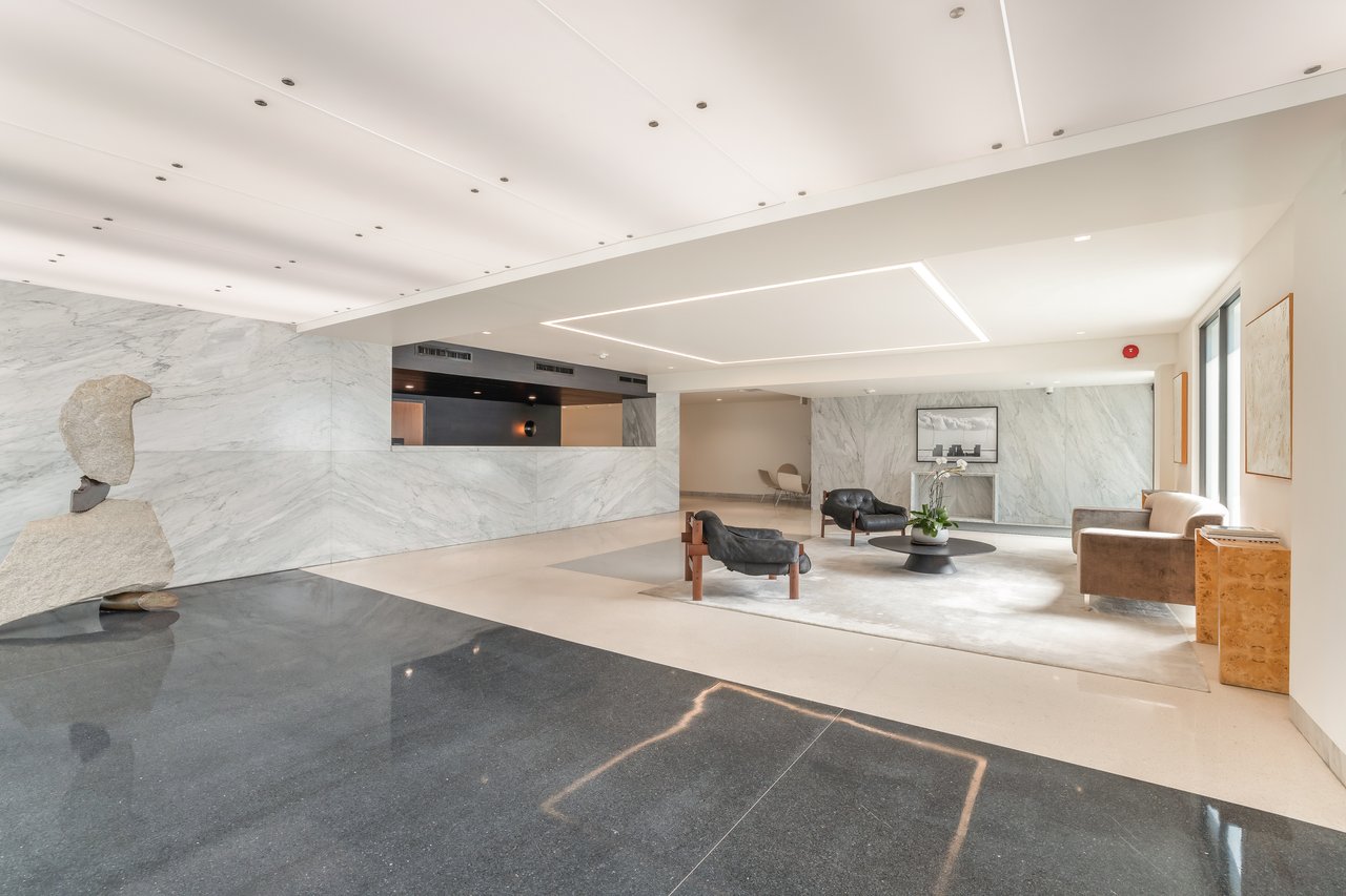 818 N Doheny Dr Unit: 607
