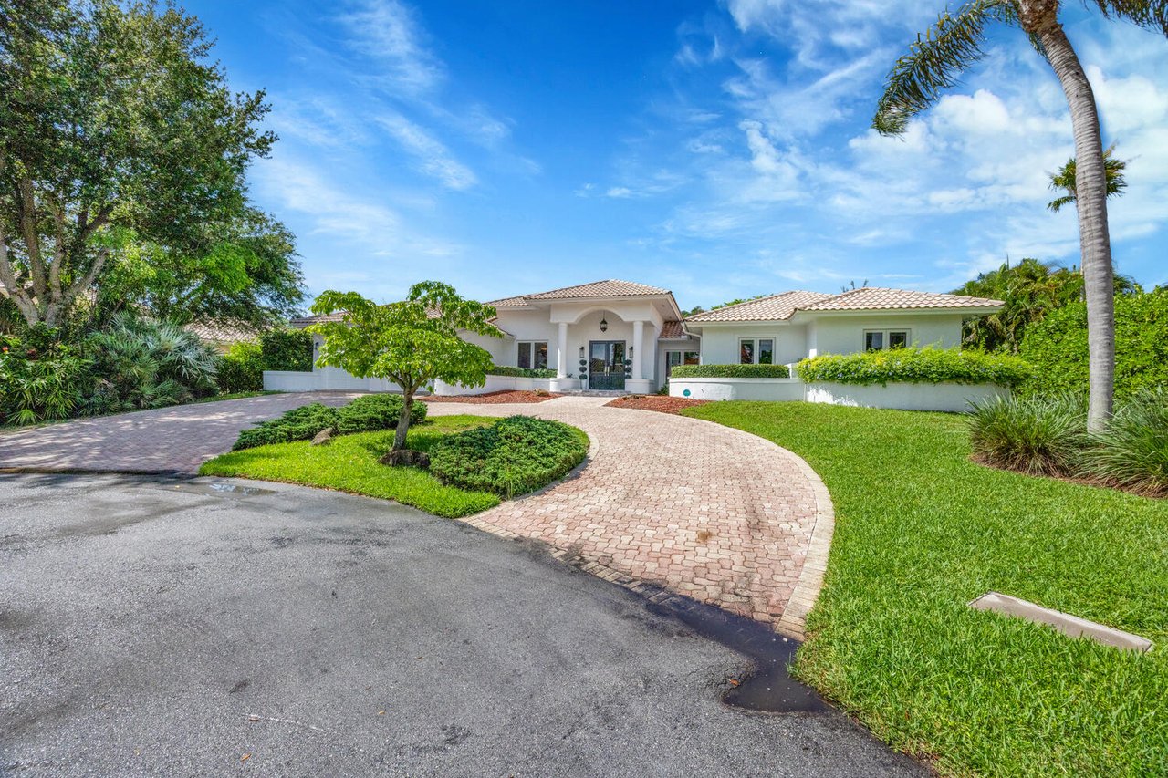 Palmetto Bay Perfection: Spacious, Serene, Stunning