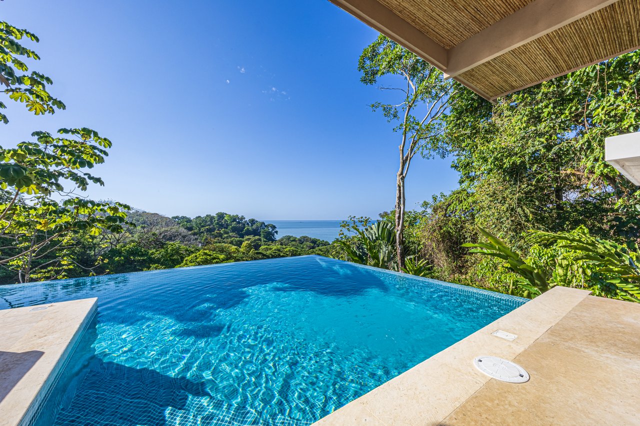 Luxury Hotel Boutique with Ocean Views | Walking distance to the beach | 13.2 Acres