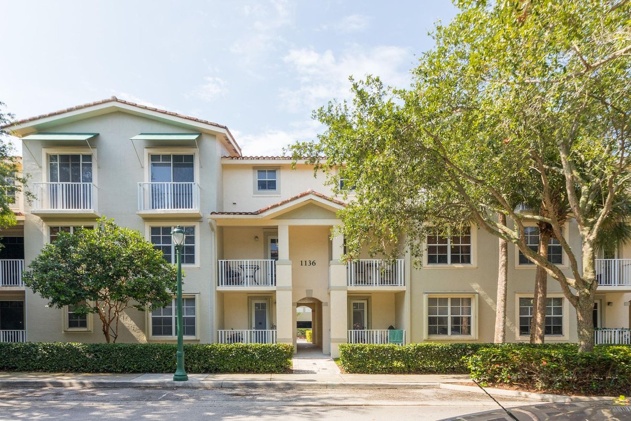 1136 Town Center Dr, #22