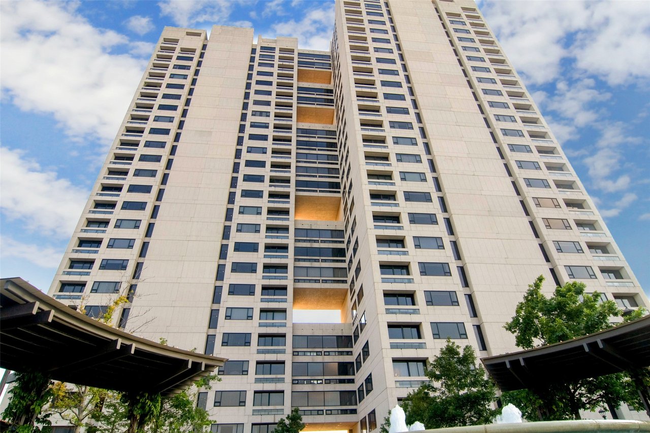 1111 Hermann Dr, #10D