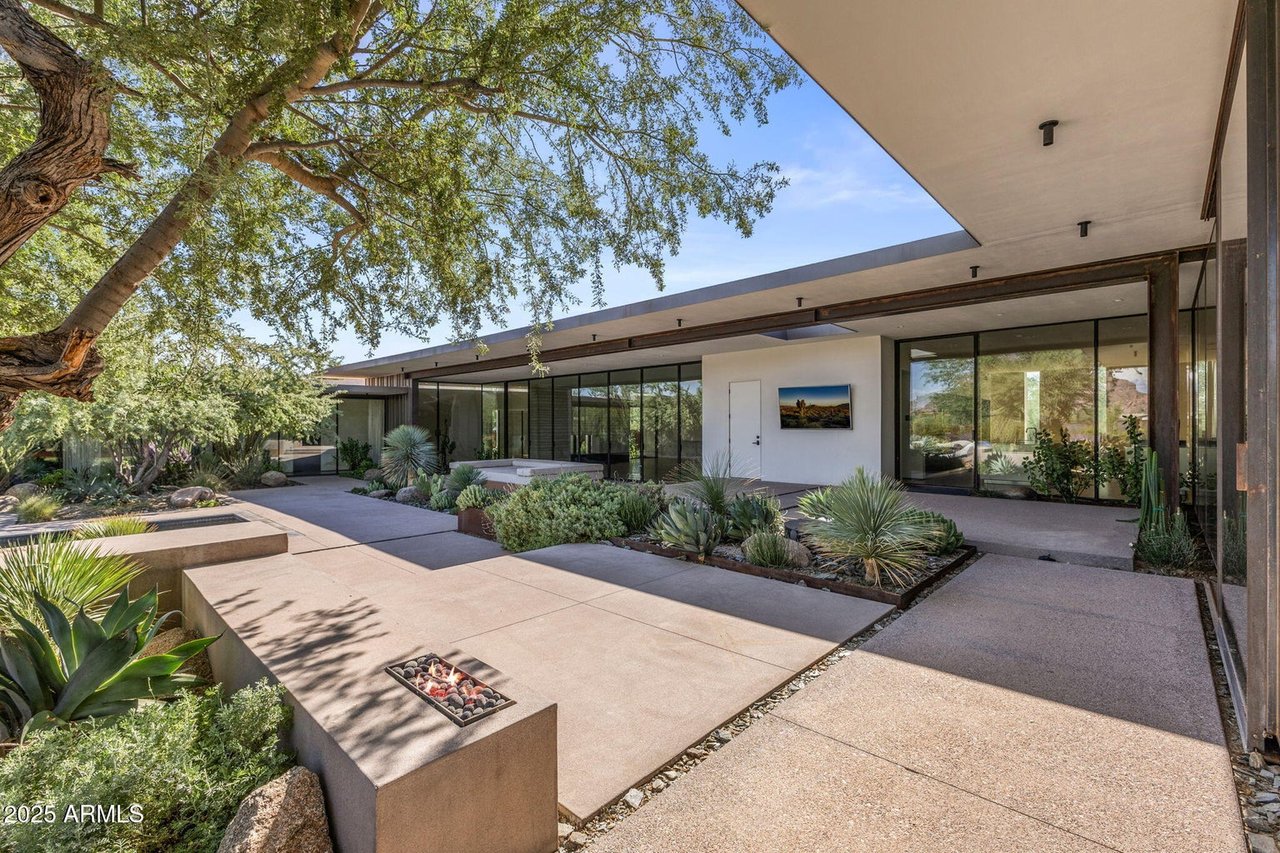 3700 E CAMINO SIN NOMBRE