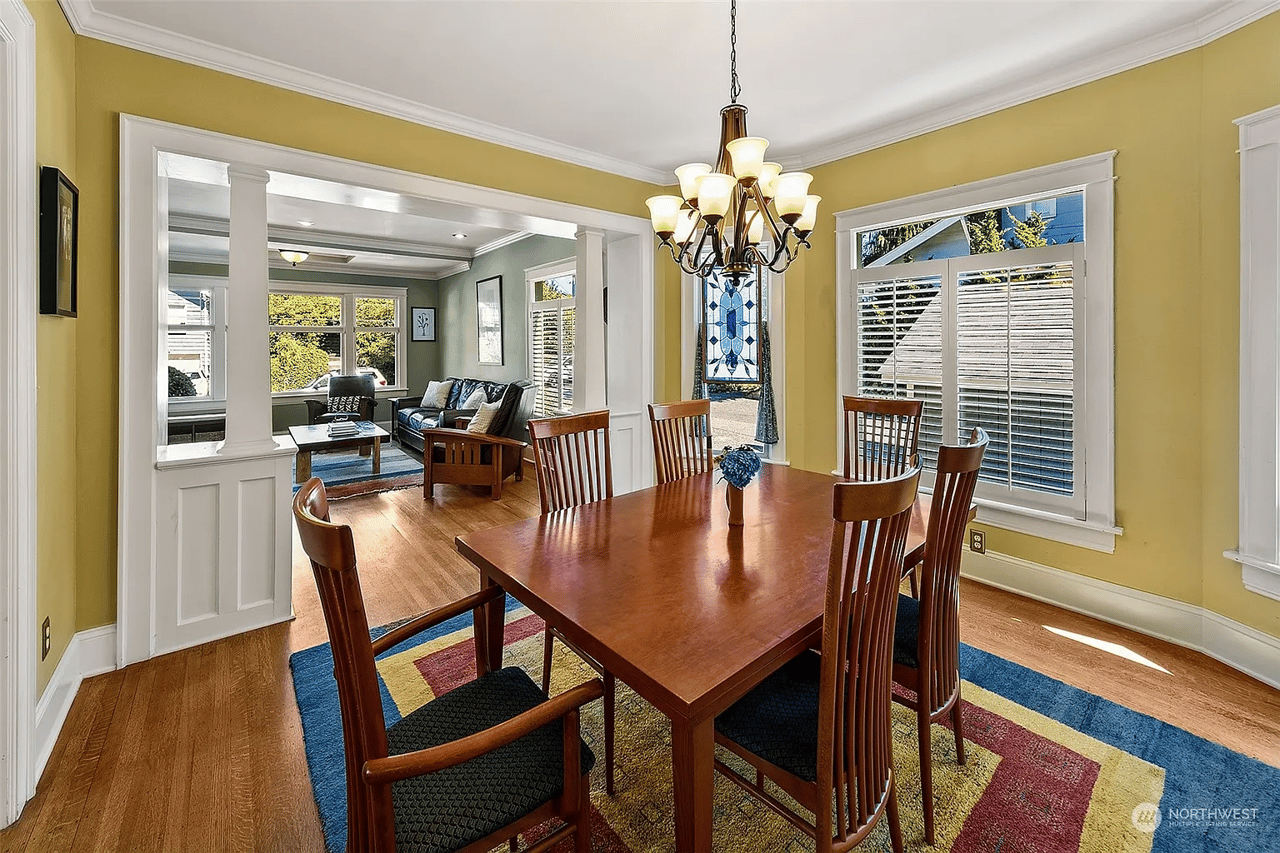 5529 Kenwood Place N