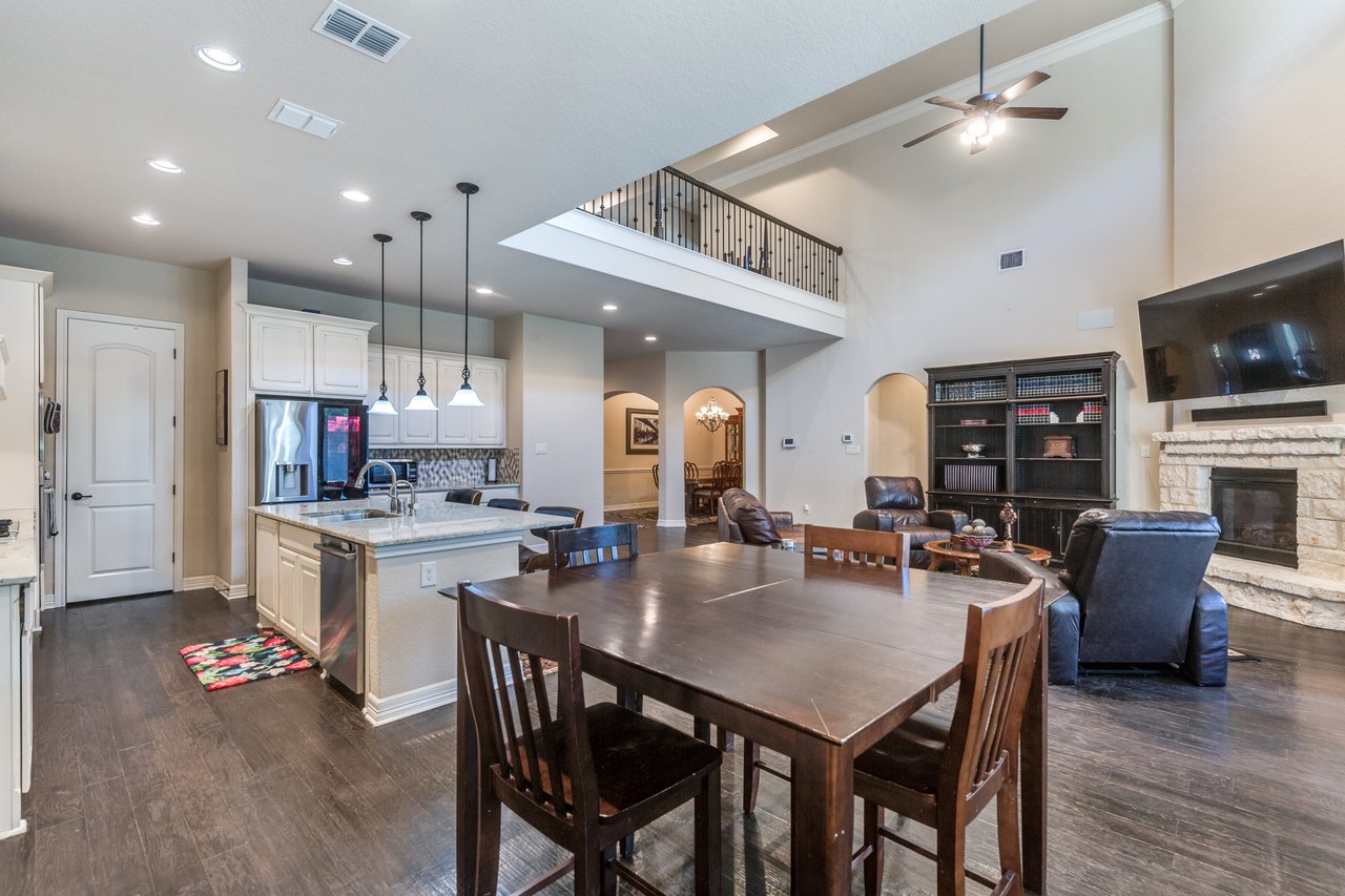 2319 Dunmore Hill