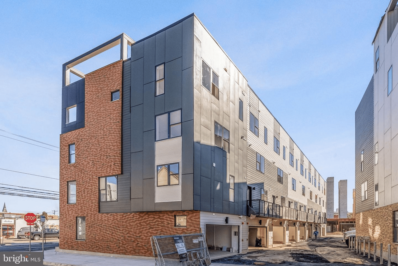 652 Fairmount Ave, Philadelphia, PA 19123