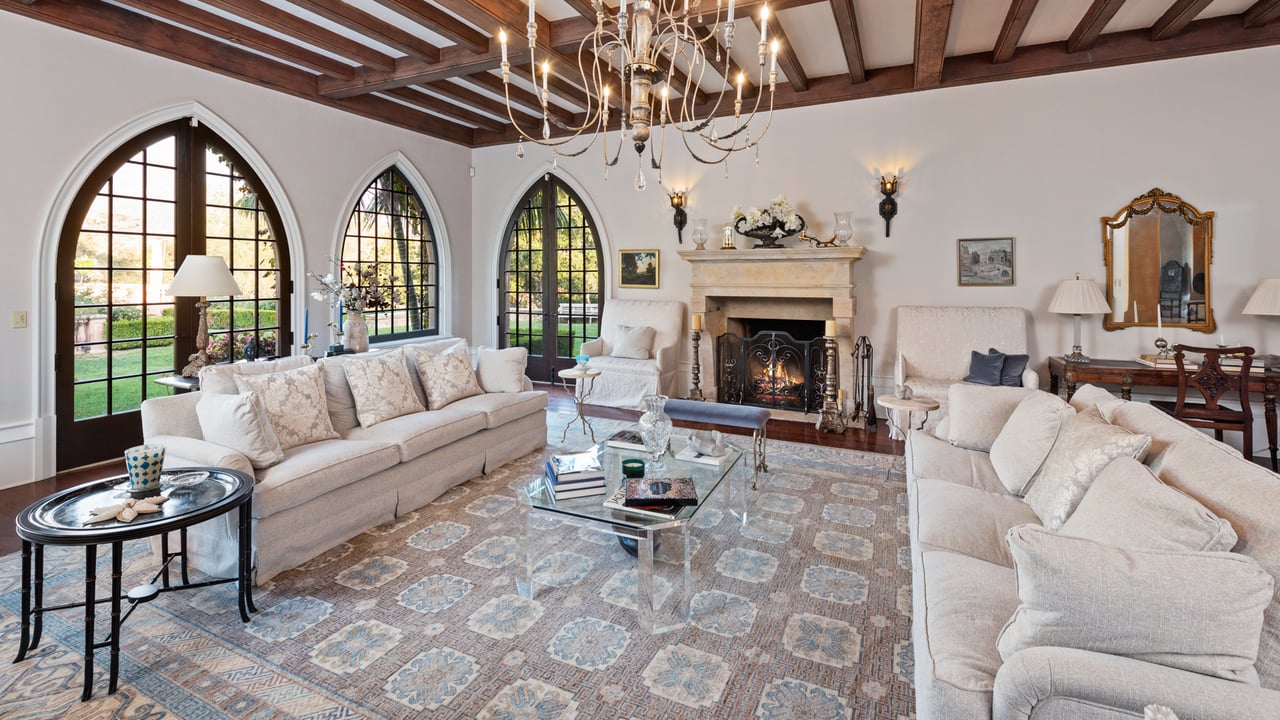 2733 Sycamore Canyon Rd