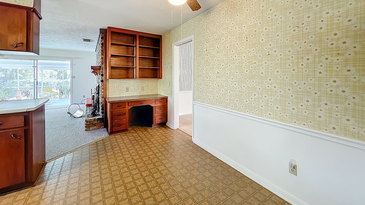 Mid-Century Modern 4-Bedroom in Dommerich Hills, Maitland