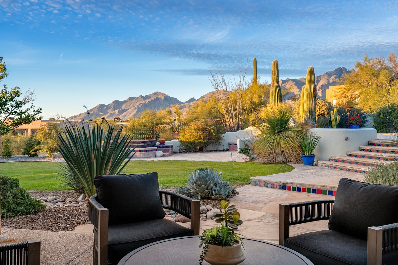 5115 N Corte De Catalonia