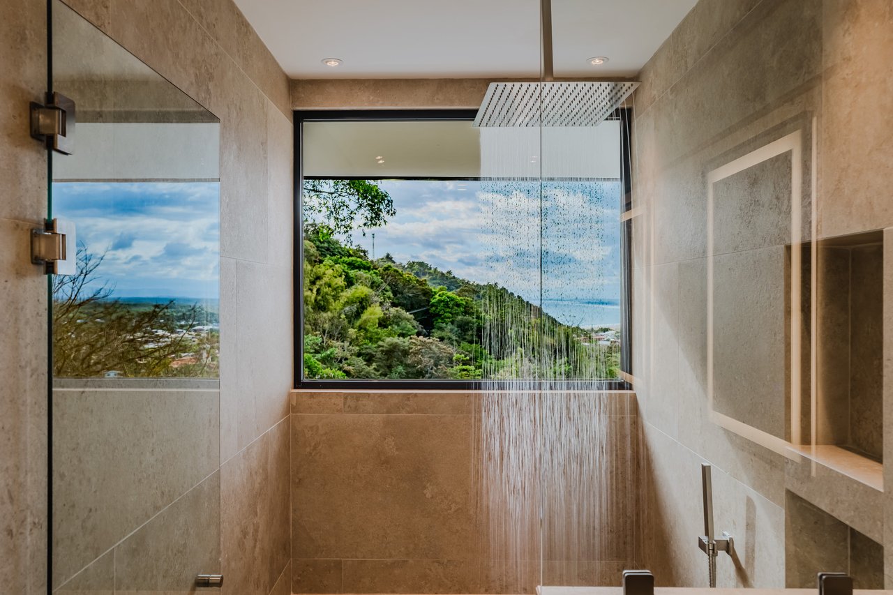 American luxury where the mountains meet the Pacific