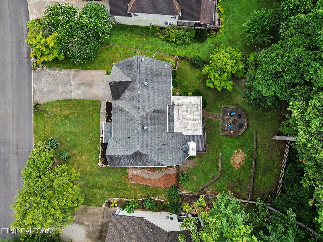 5516 Oakside Drive