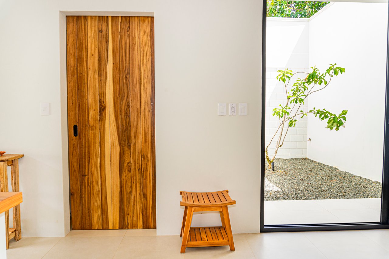 Modern Elegance Meets Tropical Lifestyle in Uvita