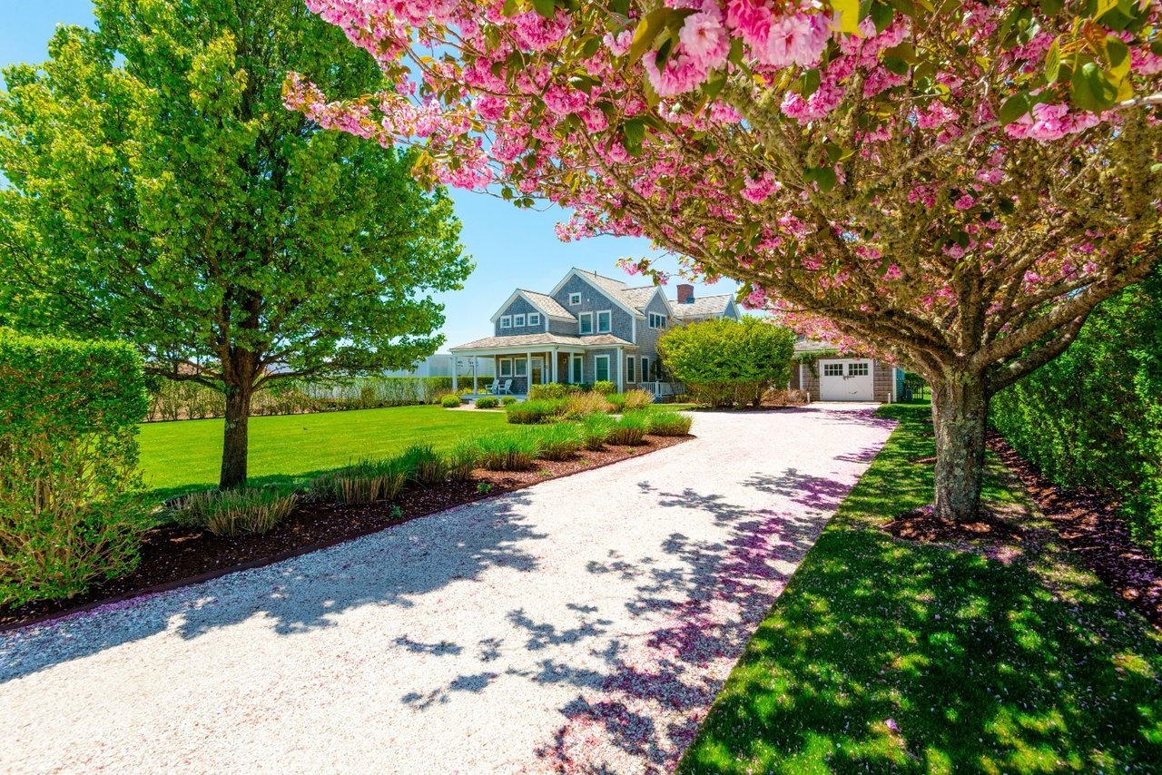 24 Cannonbury Ln