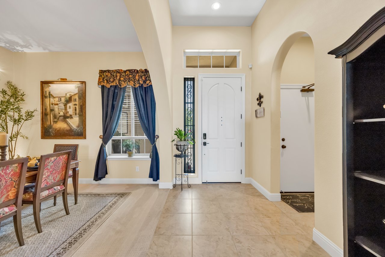 4040 Borderlands Dr