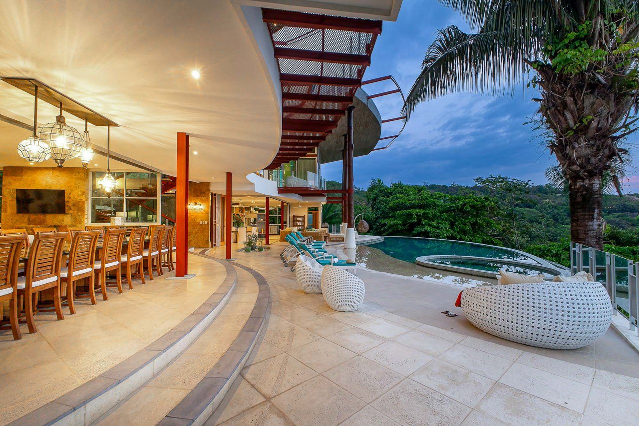 Casa Fantastica Luxury Mountain and Ocean View Villa