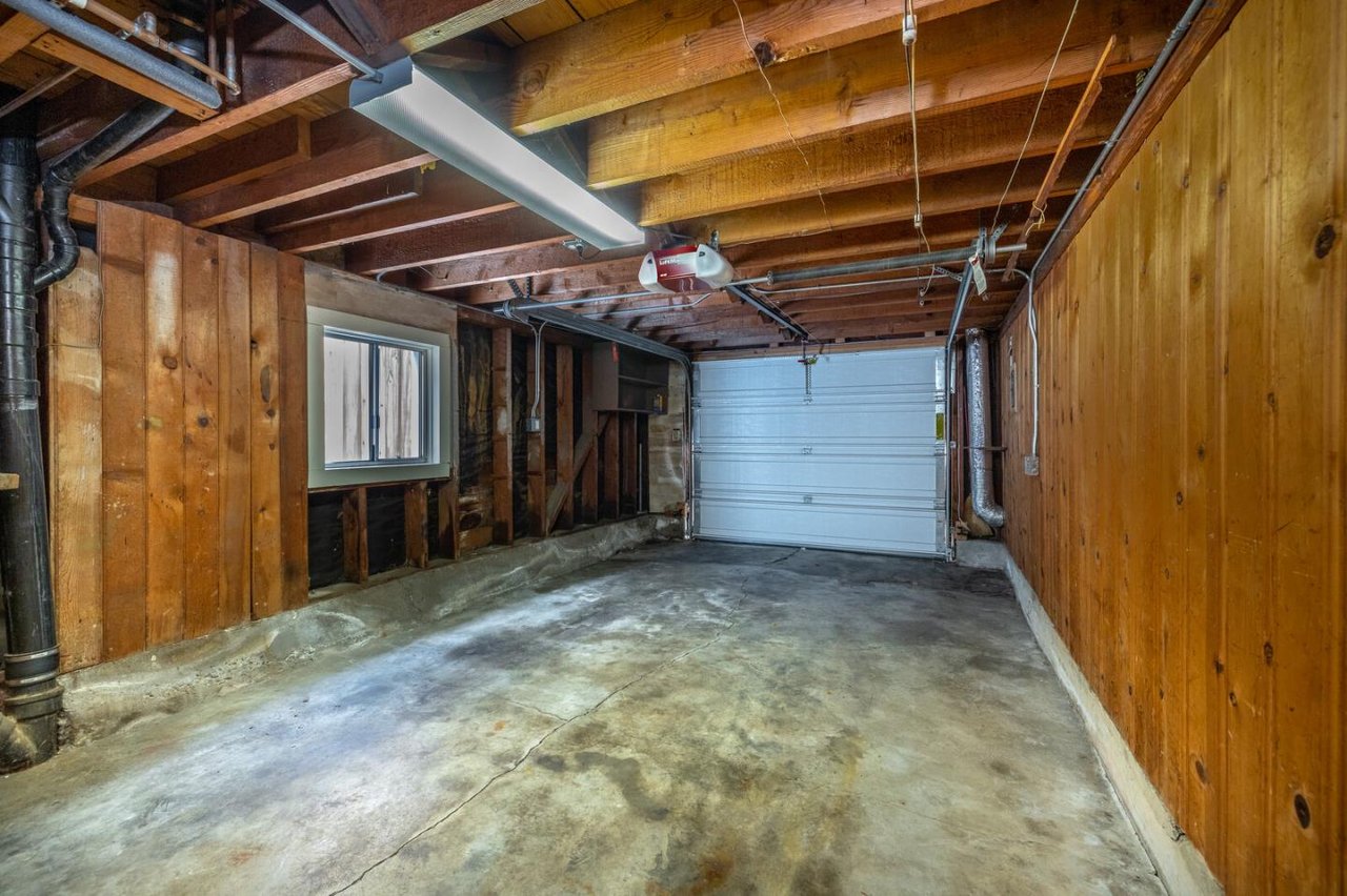 1383 Rosewood Avenue