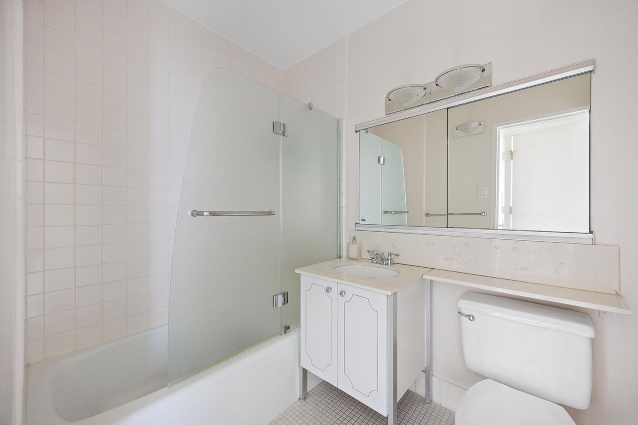 159 West 53rd Street, Unit 16E