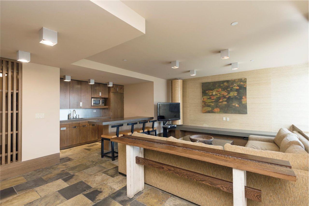 450 W 17th St, #1123