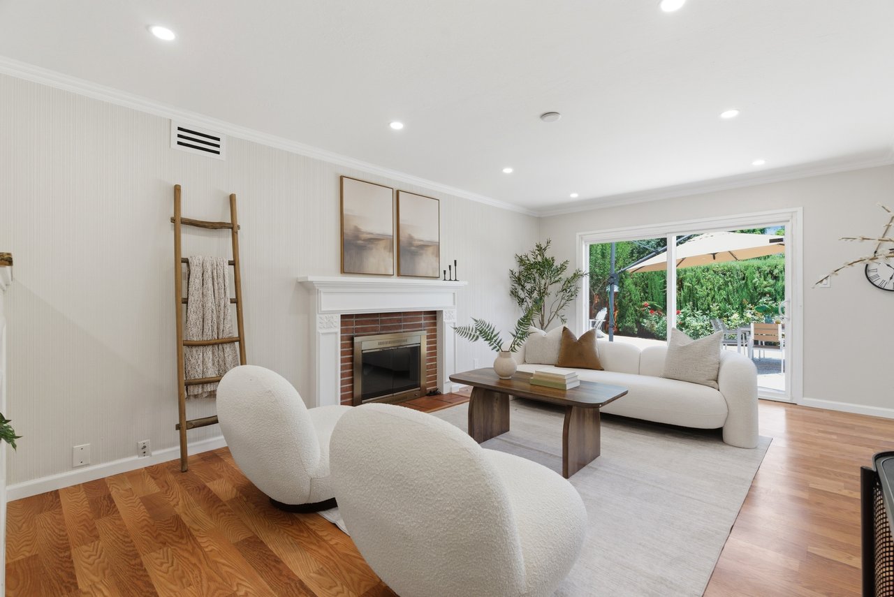 2101 Leon Drive