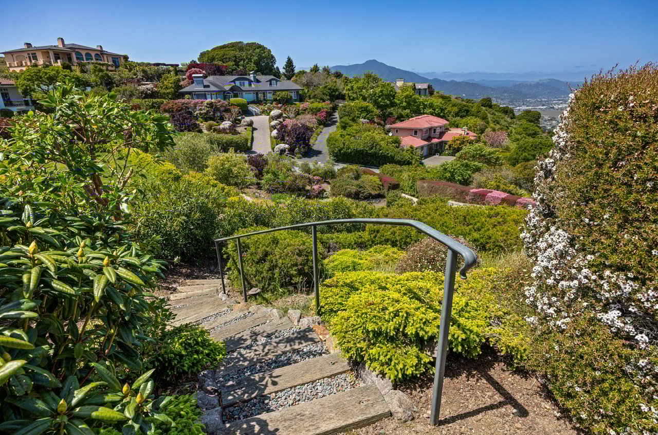 Sweeping Views Across the Bay