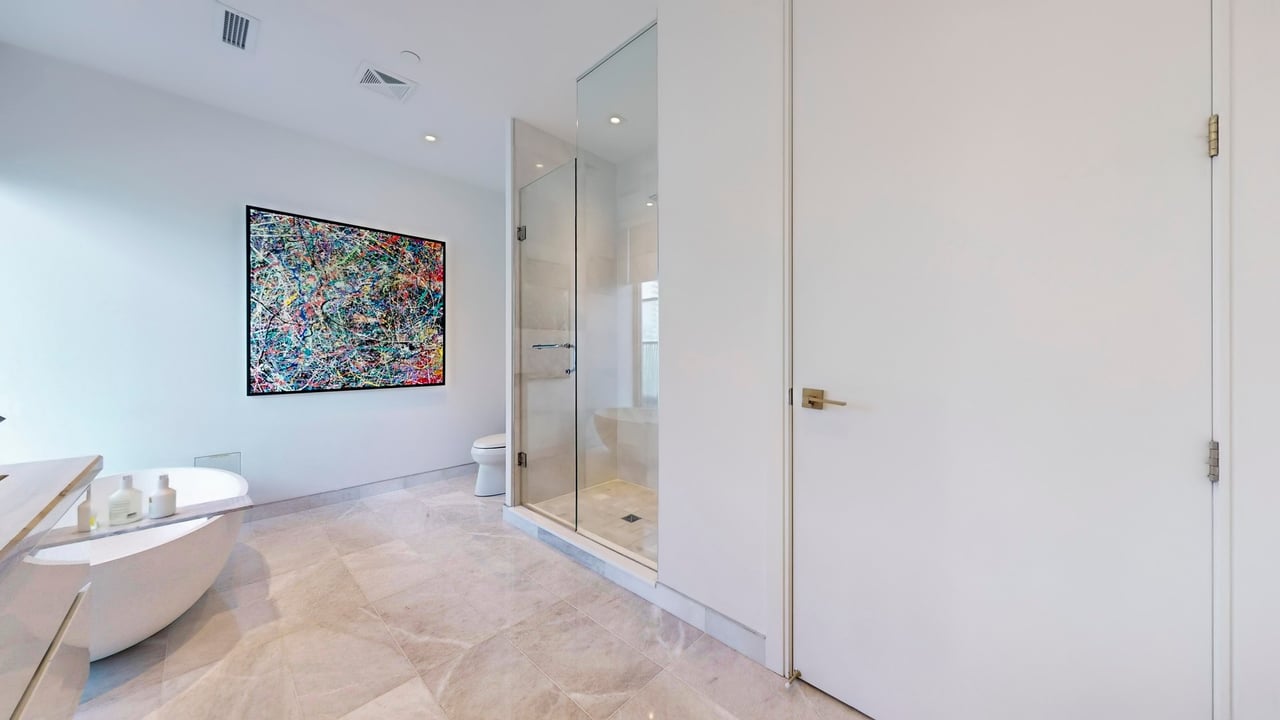 50 Charles St E Suite 5502
