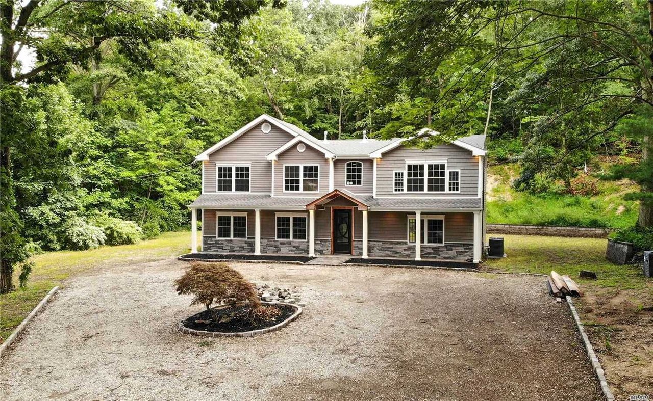 380 Woodbury Rd, Woodbury