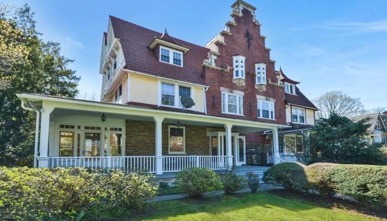 34 W Phil Ellena St